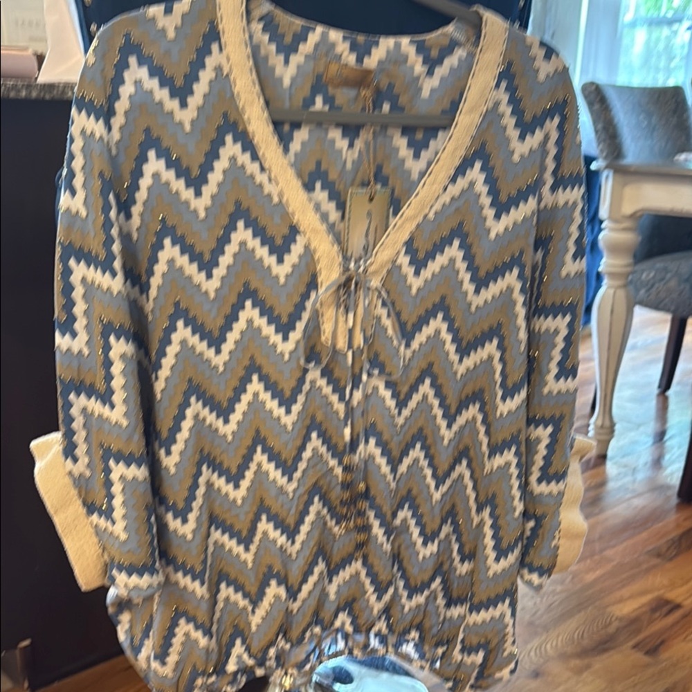 Skemo Chevron top  in Cream, Grey & Blue